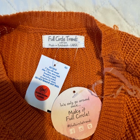 Sweater - Picture 9 of 9